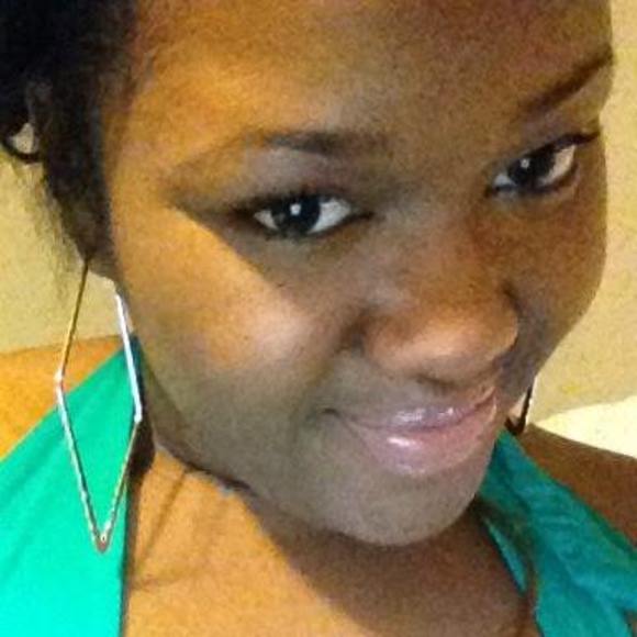 Meet your Posher, Candace - Picture 1 of 1